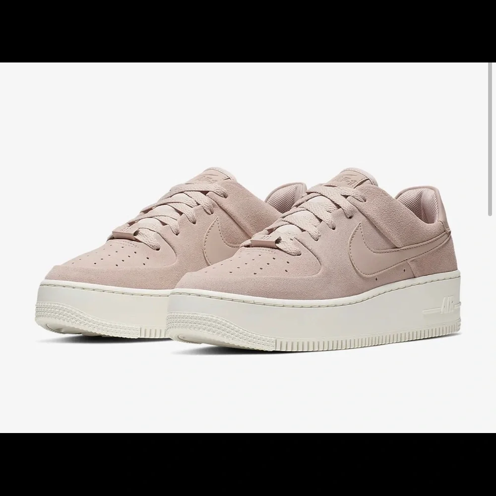 Women’s Nike Air Force 1 Sage Low - Picture 1 of 3